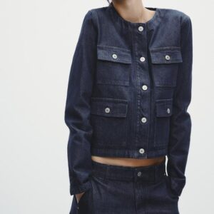 💼 Blazer Ajusté Zara avec Épaulettes – Chic et Confiance assurée ! 👗